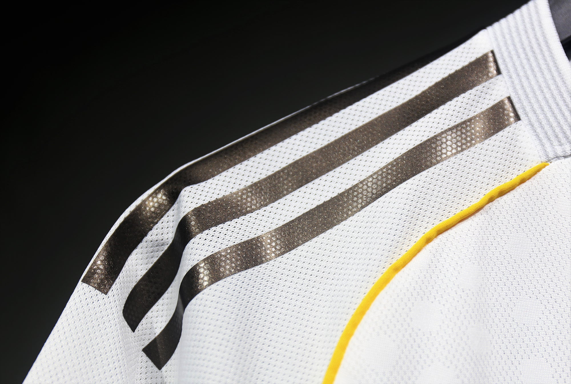 Real Madrid Home Kit 2024/2025 - Adult