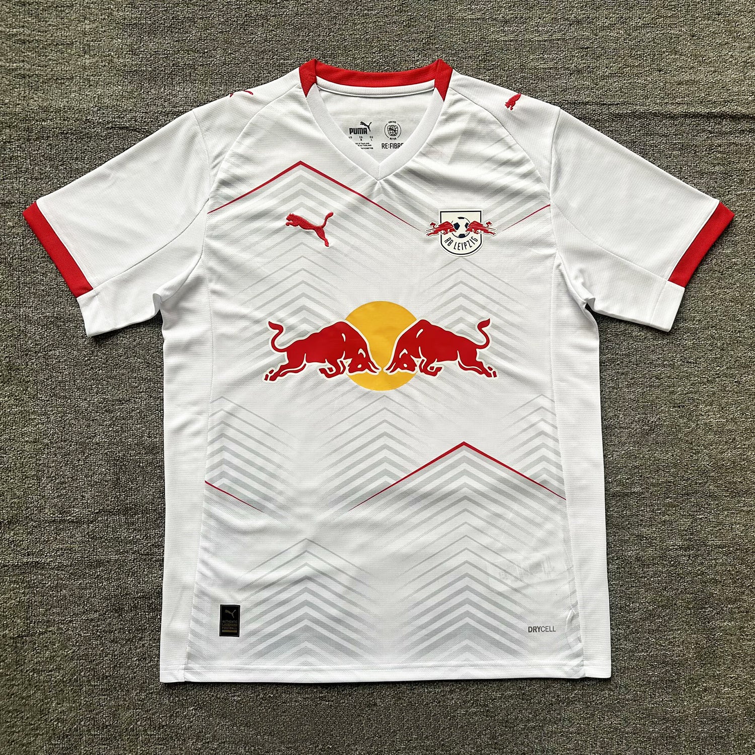 Leipzig home 2024/2025